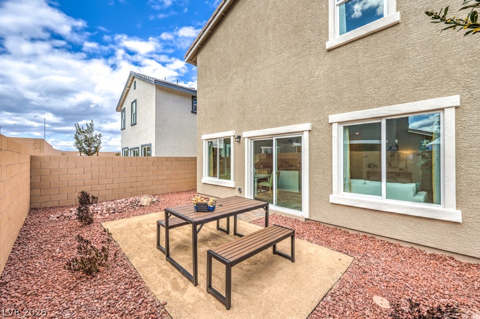 1097 Saffron Toucan Lane