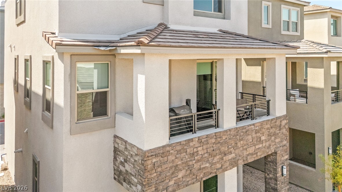 1424 Nocturnal Flight Street