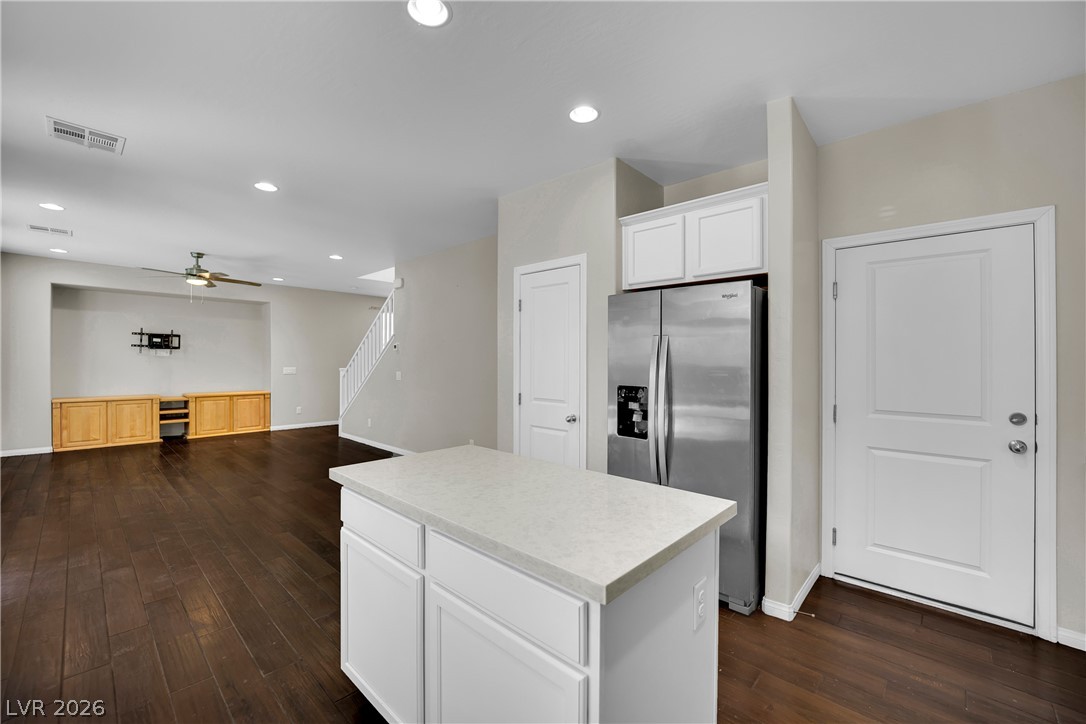 6648 Autumn Breeze Street