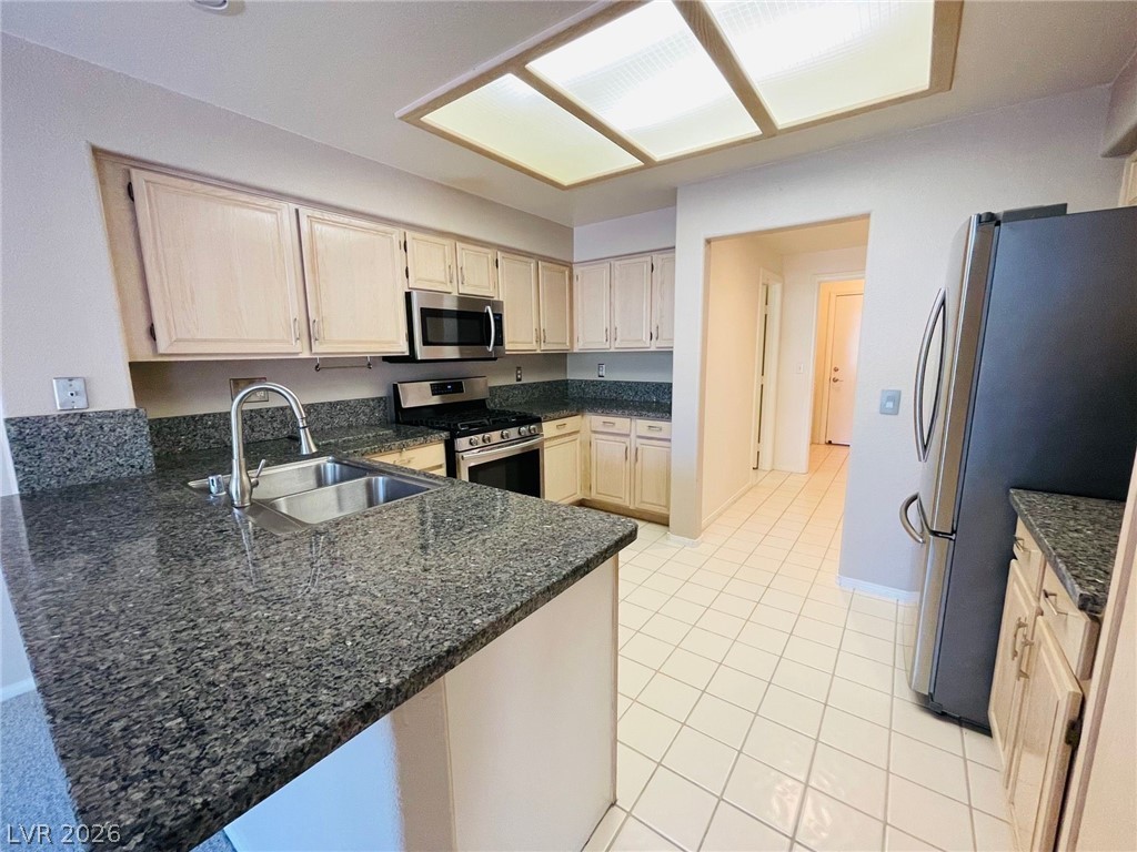 5409 La Patera Lane
