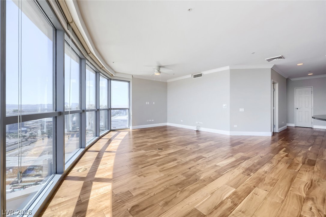 200 West Sahara Avenue 3906