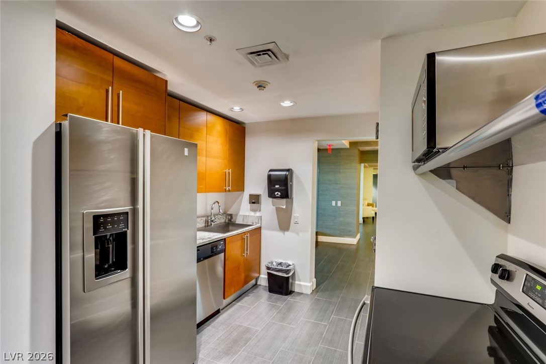 200 West Sahara Avenue 3906