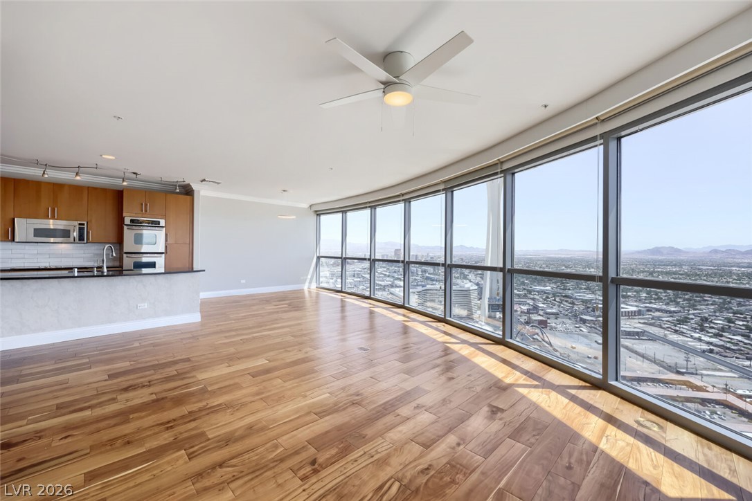 200 West Sahara Avenue 3906