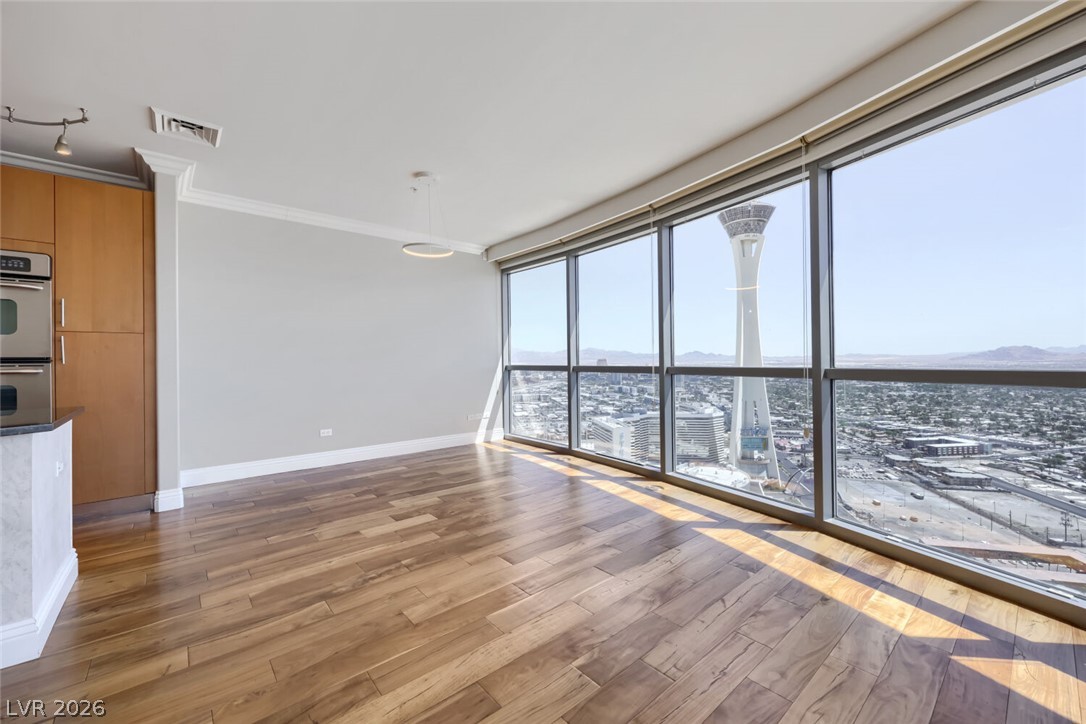 200 West Sahara Avenue 3906