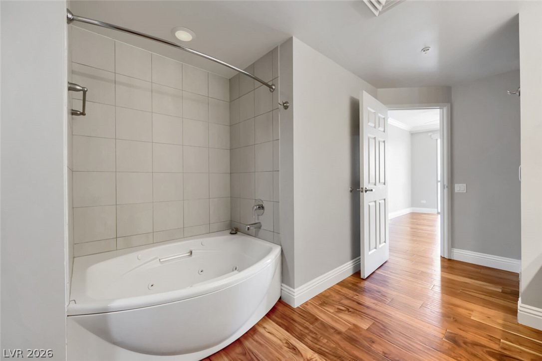200 West Sahara Avenue 3906