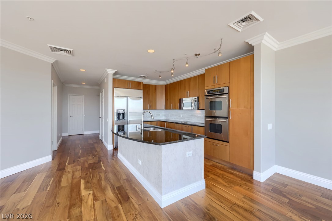 200 West Sahara Avenue 3906