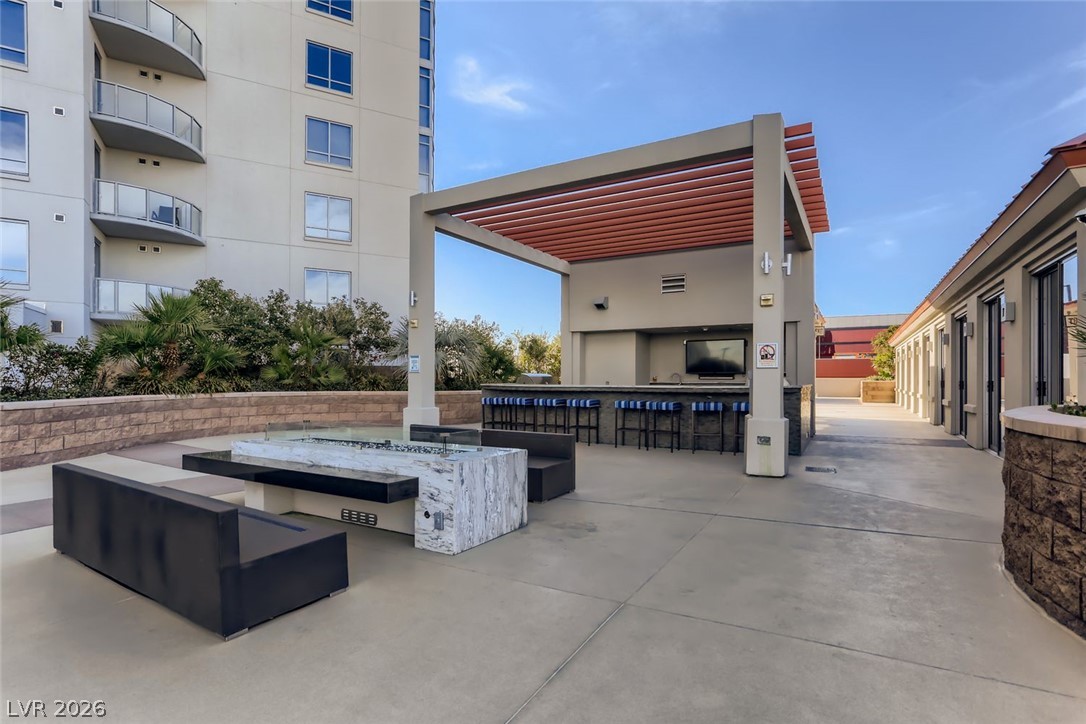 200 West Sahara Avenue 3906