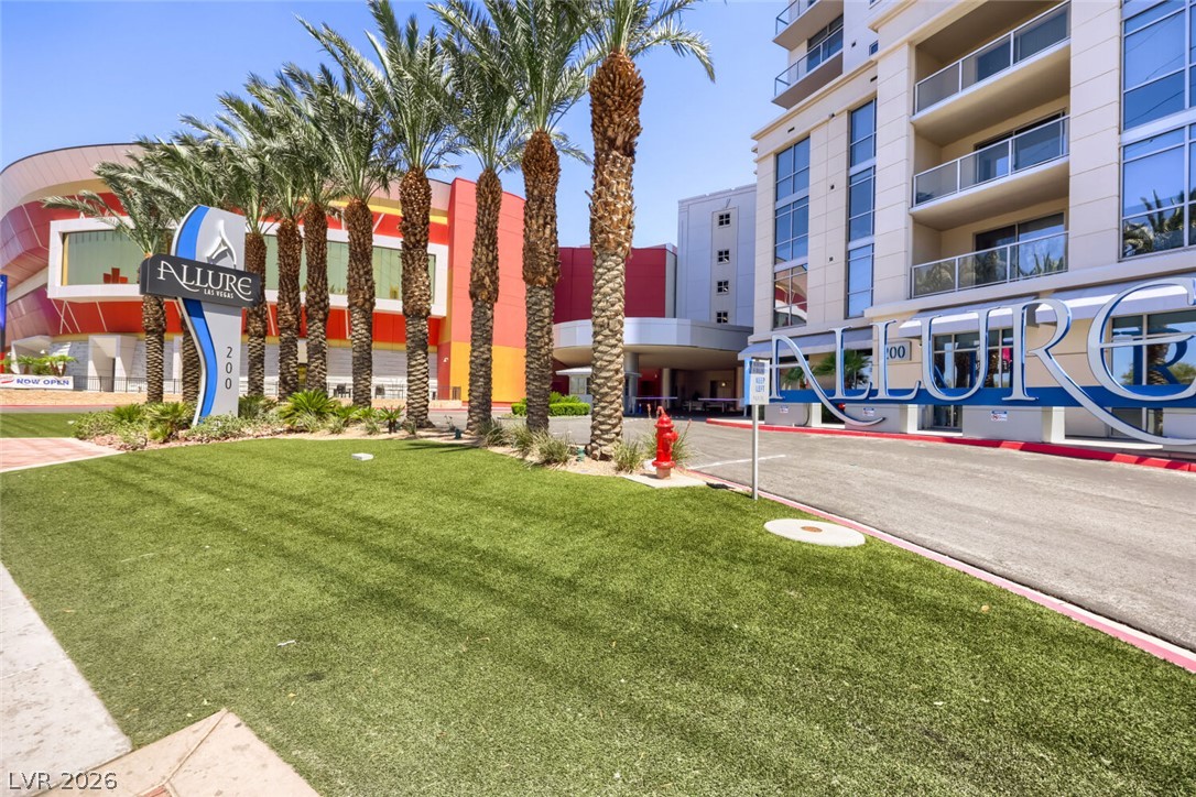 200 West Sahara Avenue 3906