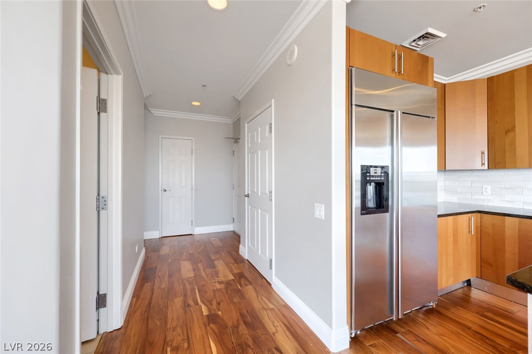 200 West Sahara Avenue 3906