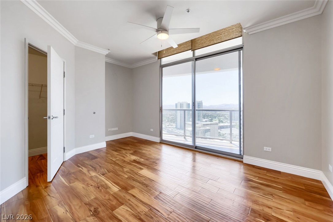 200 West Sahara Avenue 3906