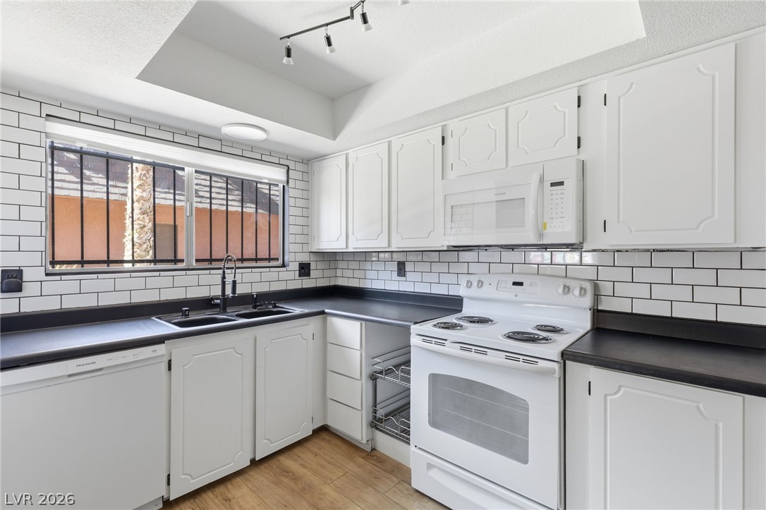 4622 Grand Drive 3
