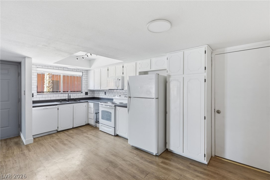 4622 Grand Drive 3