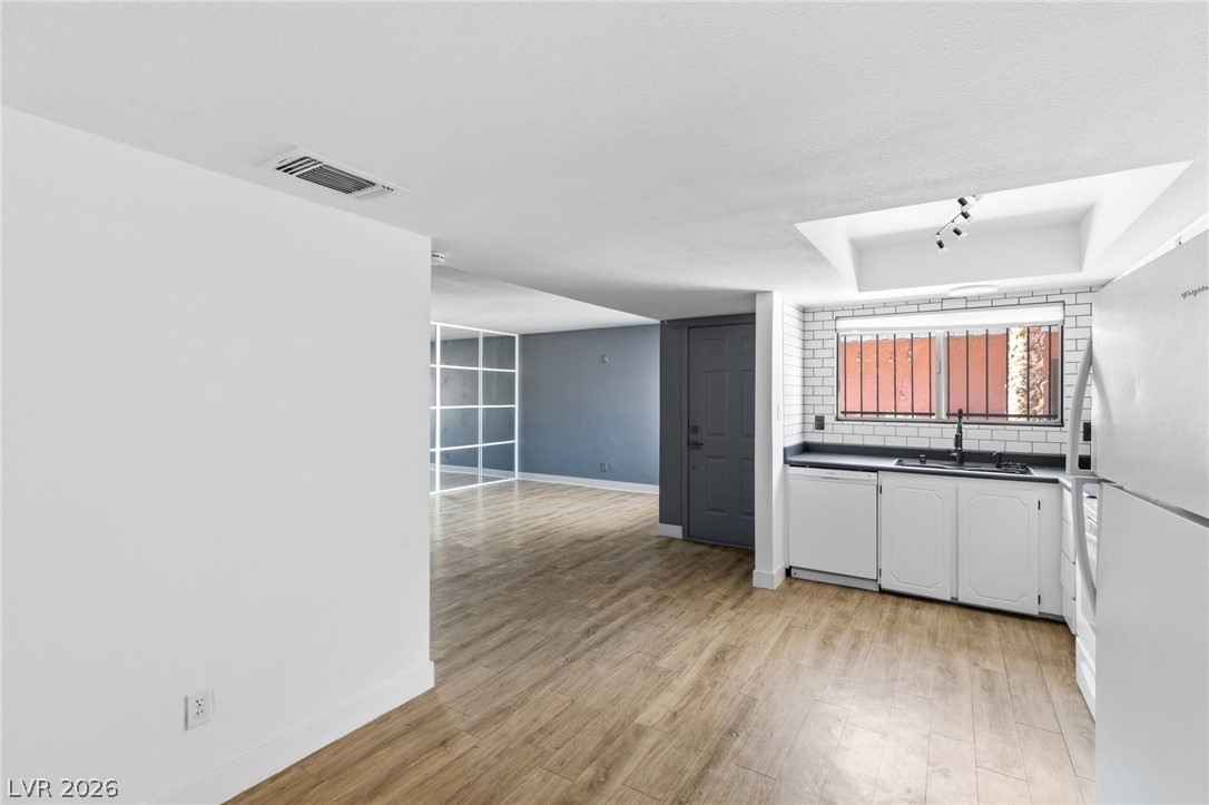 4622 Grand Drive 3