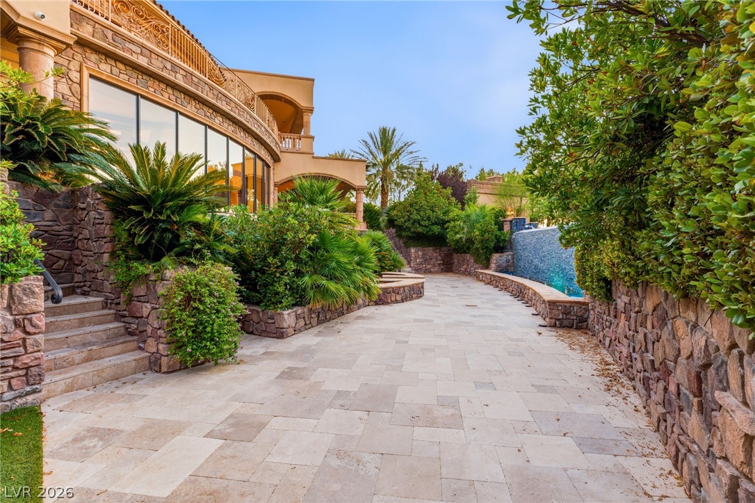 18 Olympia Hills Circle