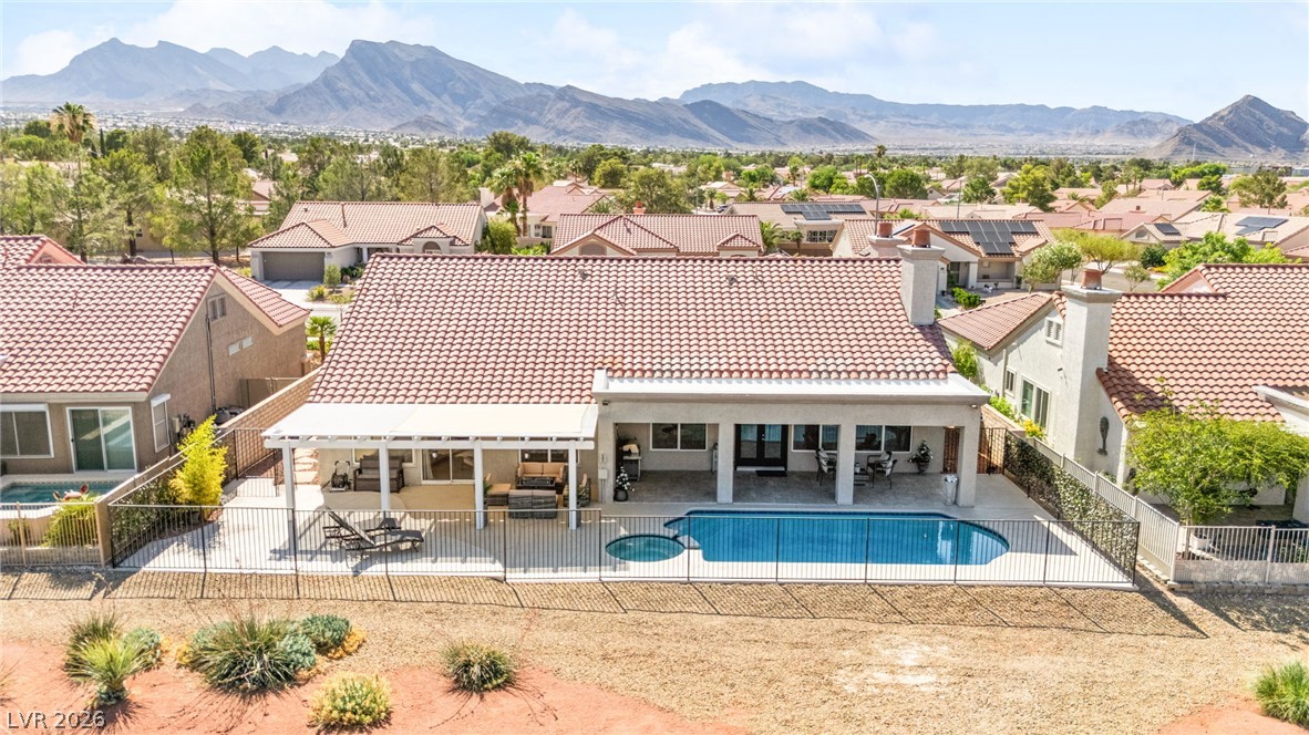 2900 Crown Ridge Drive