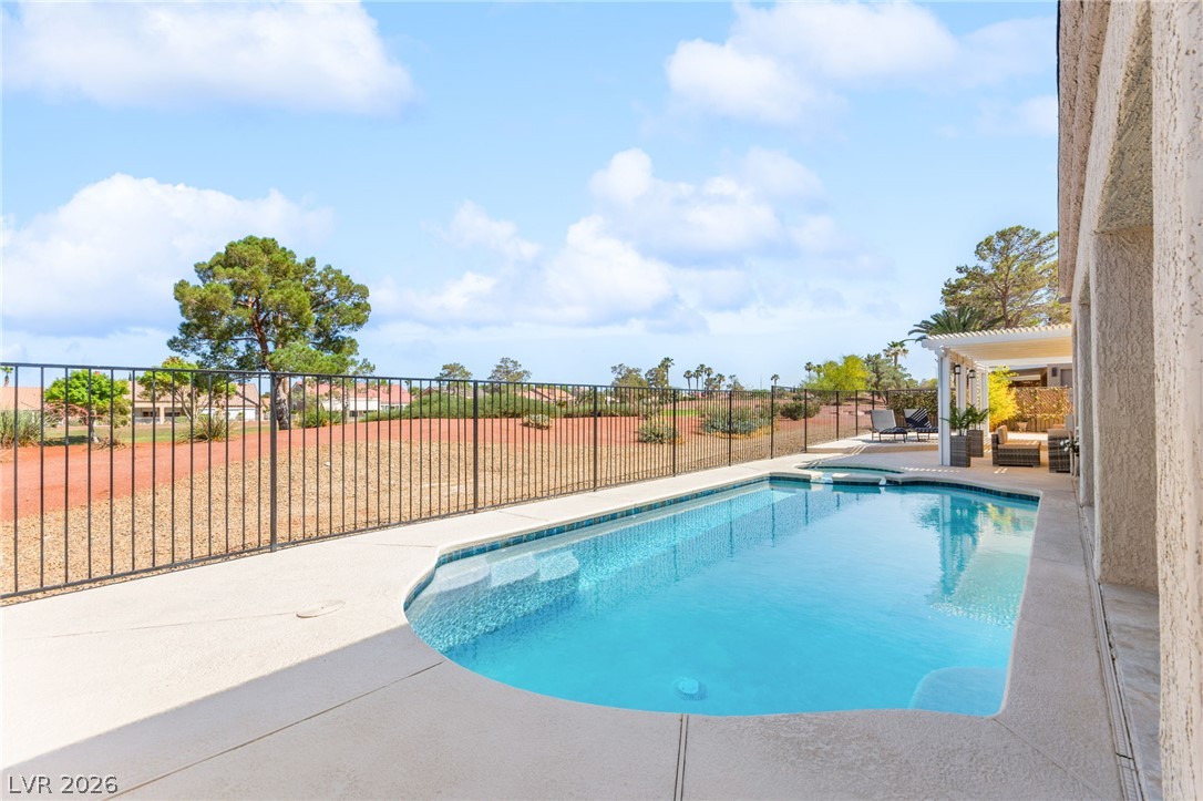 2900 Crown Ridge Drive