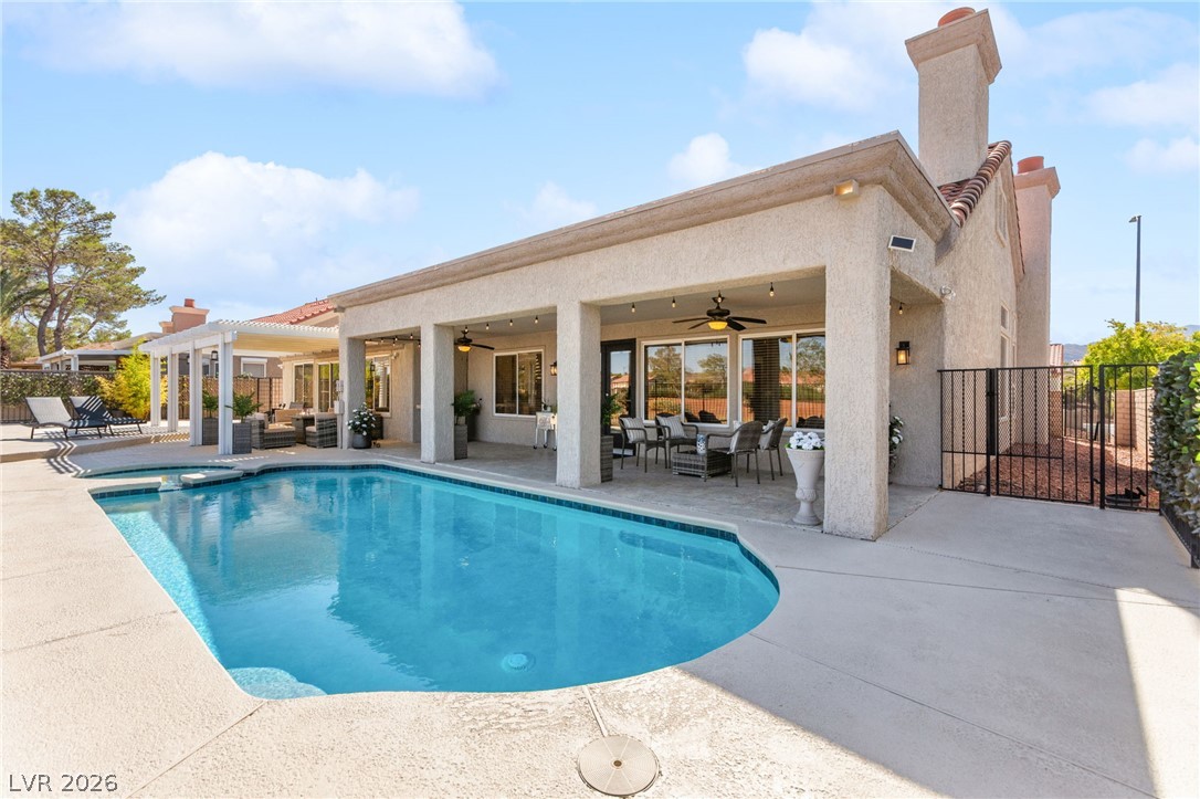 2900 Crown Ridge Drive