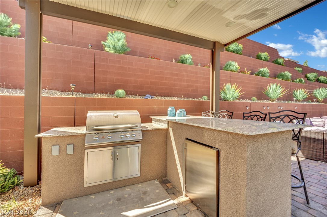 5523 Kyle Peak Court