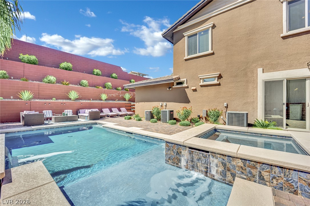 5523 Kyle Peak Court