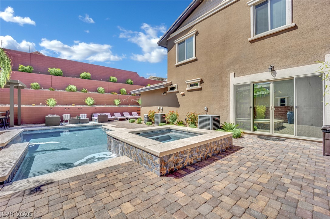 5523 Kyle Peak Court