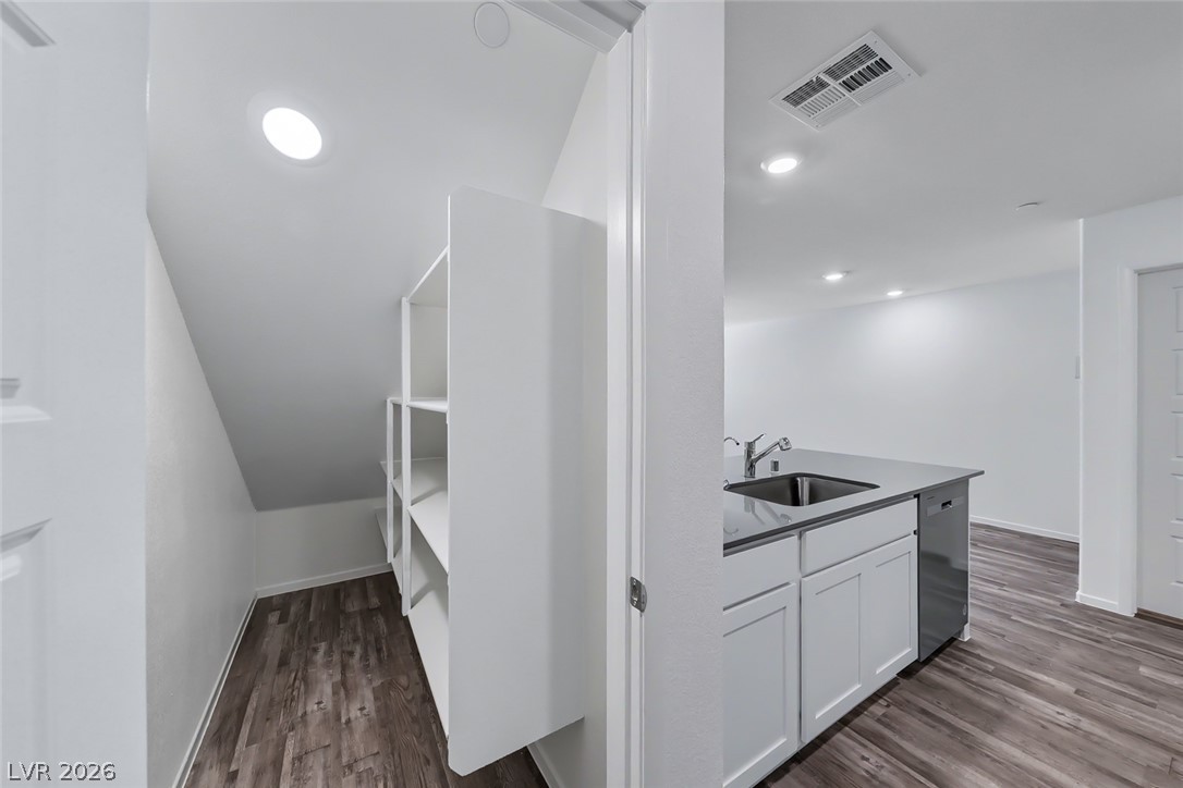 7368 Joanna Brook Street