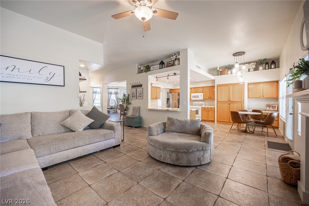 3116 Saint Tropez Street