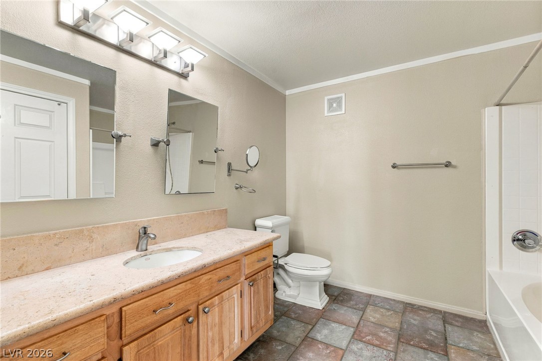 5855 Valley Drive 1080