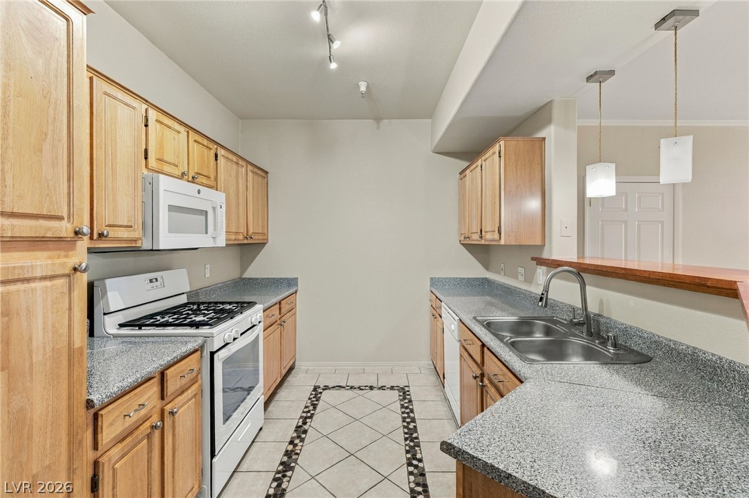 5855 Valley Drive 1080