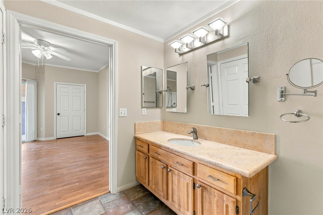 5855 Valley Drive 1080