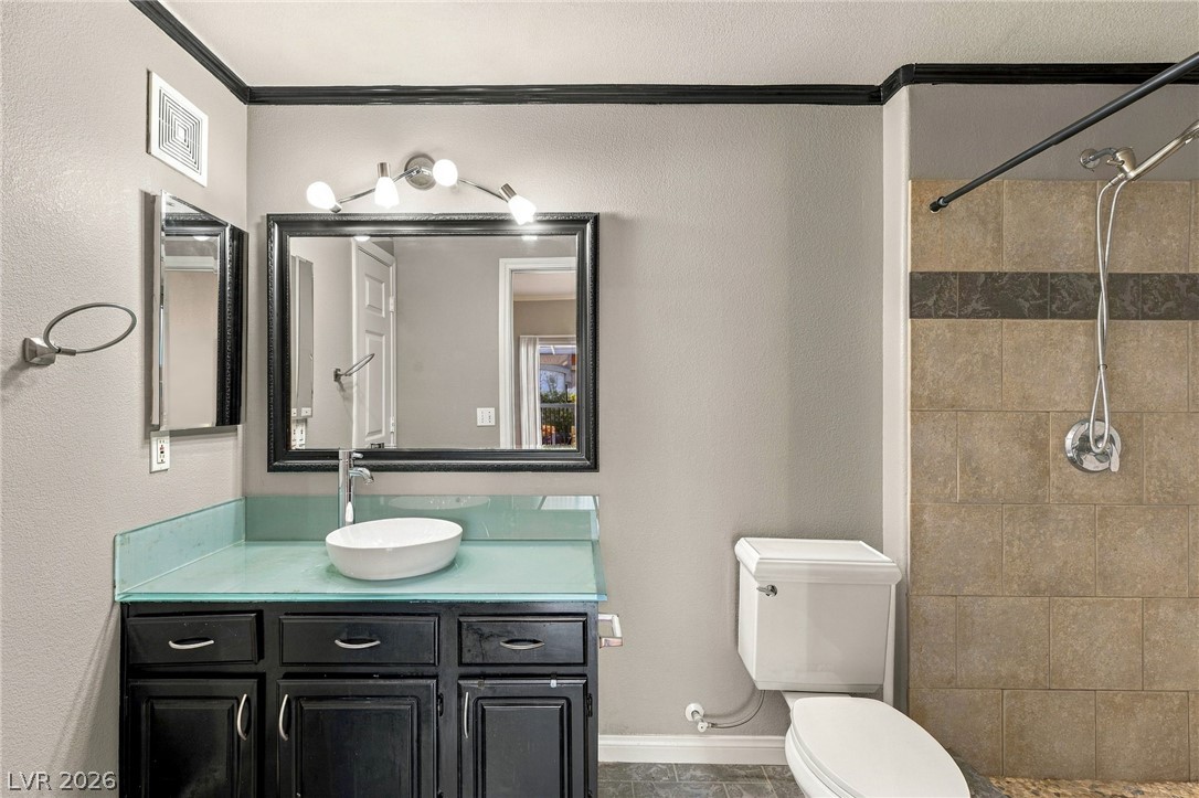 5855 Valley Drive 1080