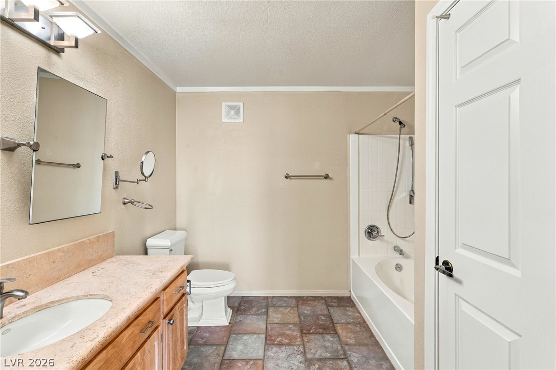 5855 Valley Drive 1080