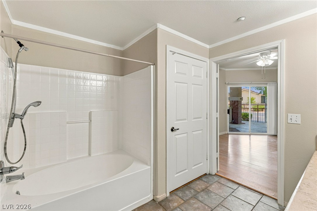5855 Valley Drive 1080