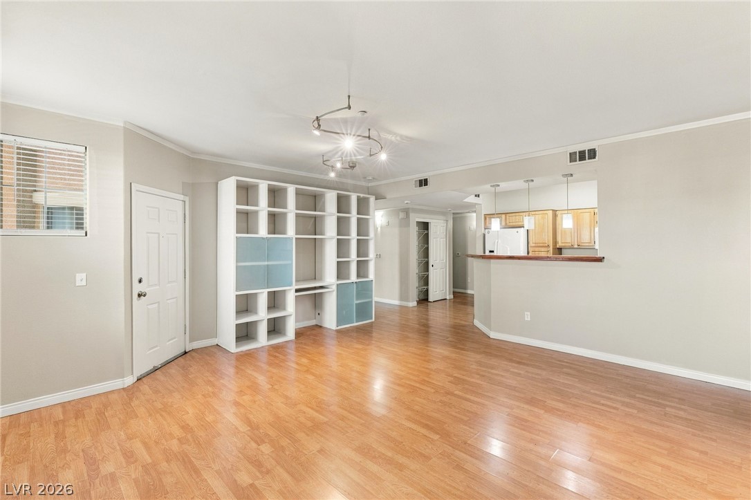 5855 Valley Drive 1080