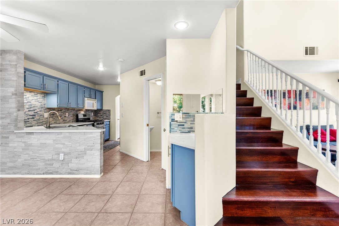 903 Twinkling Sky Avenue