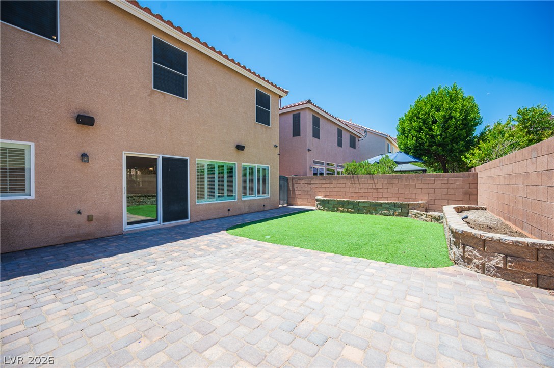 5452 Tartan Hill Avenue