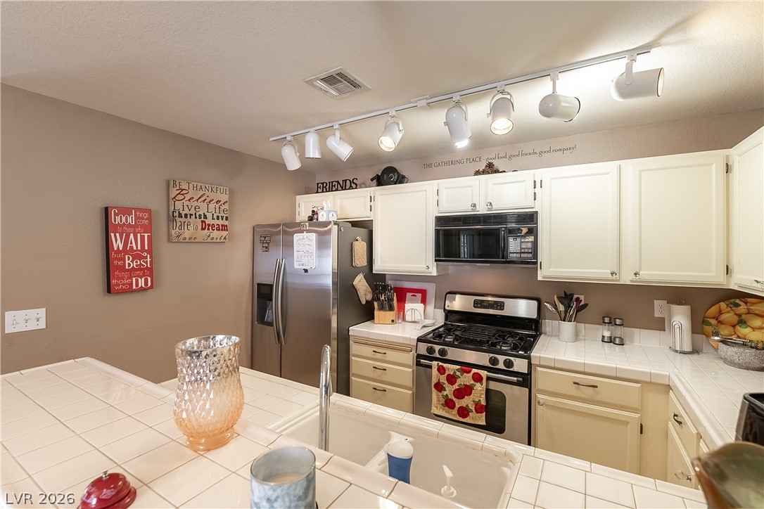 8452 Boseck Drive 287