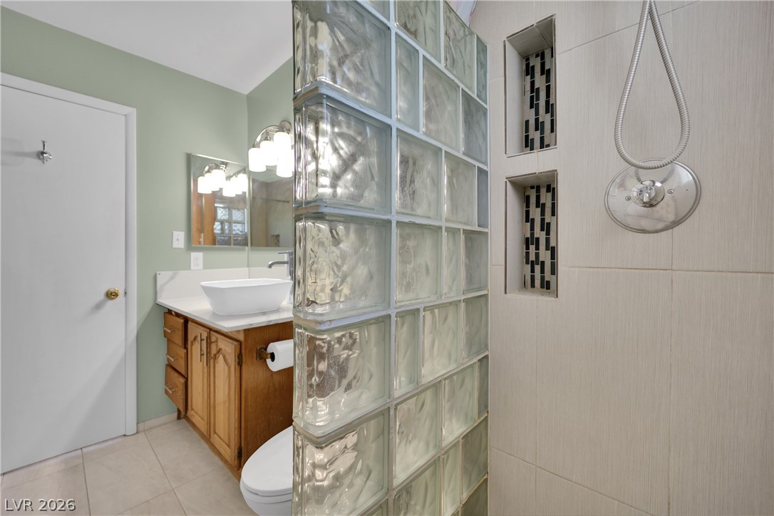 1825 Shadow Mountain Place