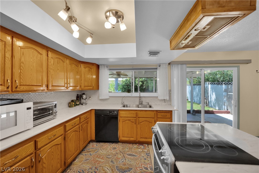 1825 Shadow Mountain Place