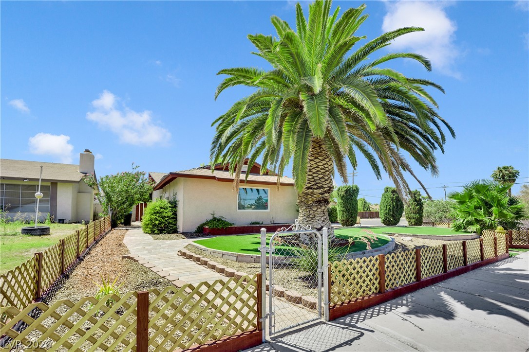 1825 Shadow Mountain Place