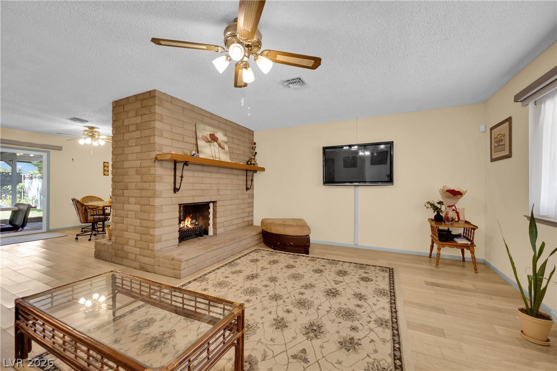 1825 Shadow Mountain Place