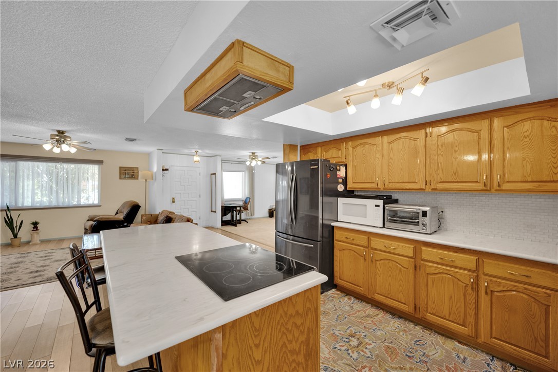 1825 Shadow Mountain Place