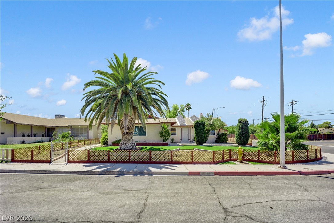 1825 Shadow Mountain Place