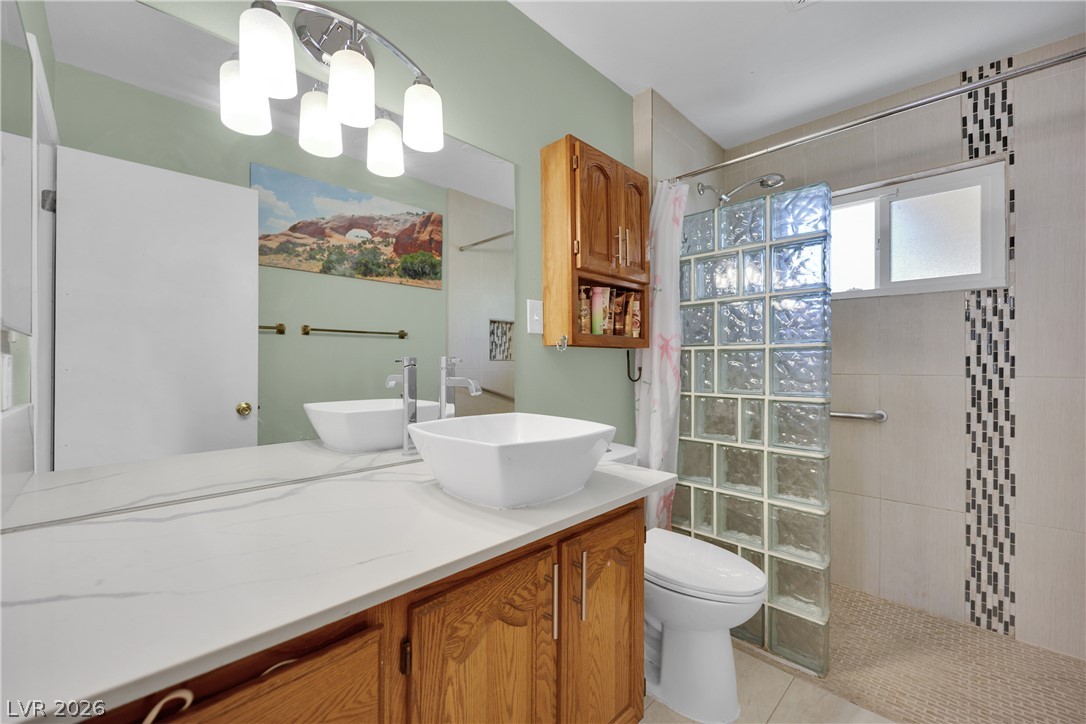1825 Shadow Mountain Place