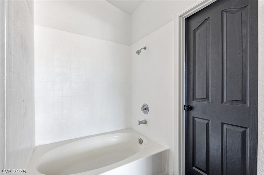 8233 Hydra Lane
