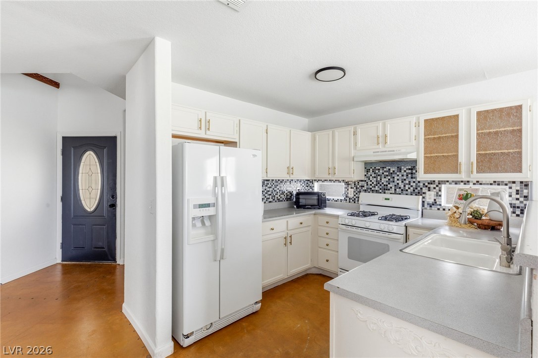 8233 Hydra Lane
