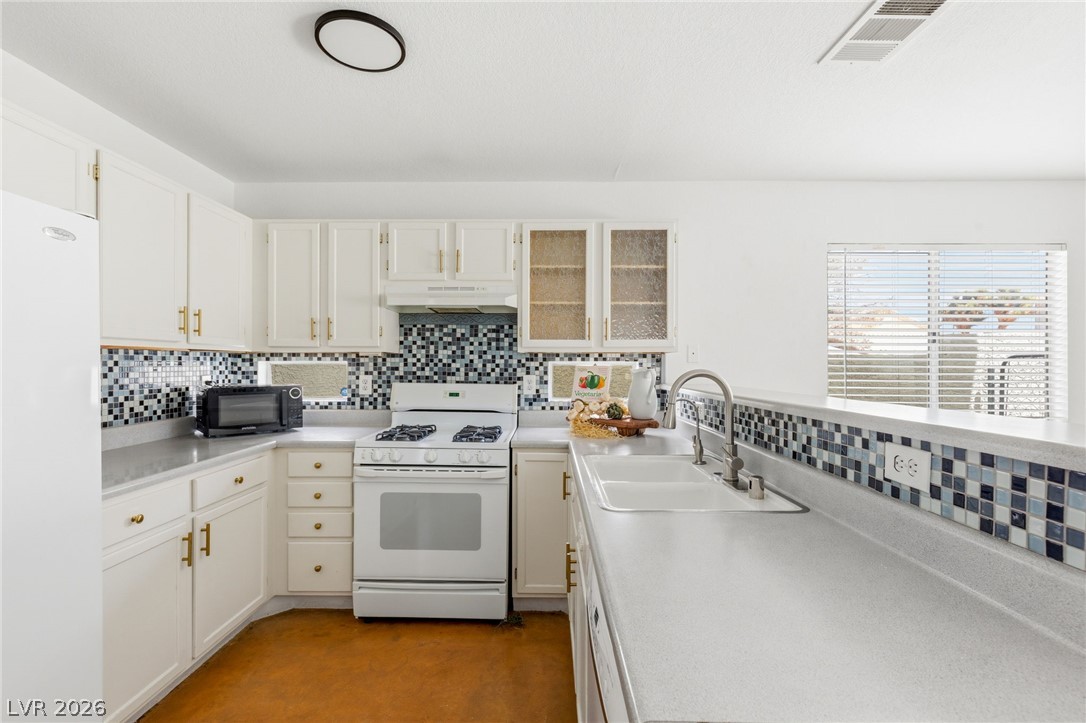 8233 Hydra Lane