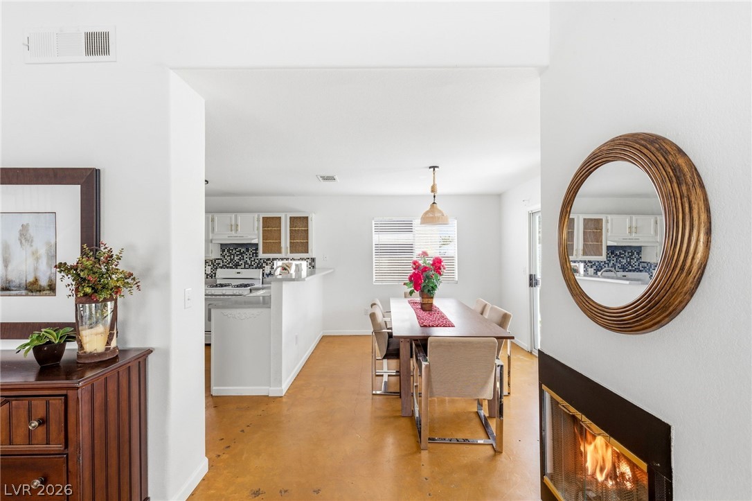 8233 Hydra Lane
