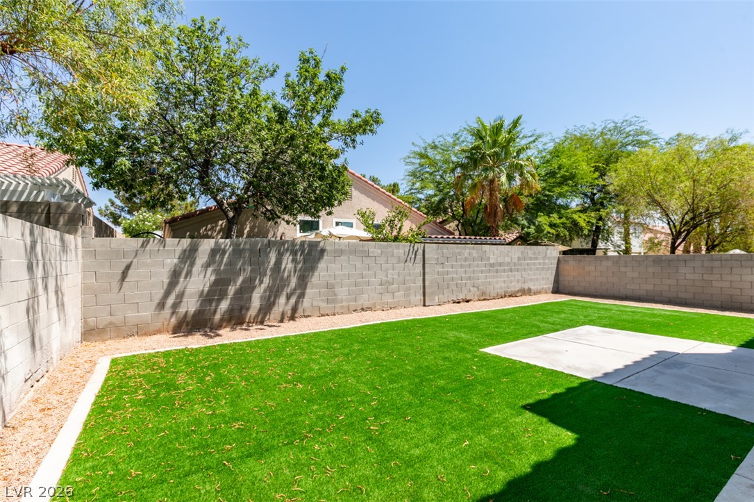10004 Long Cattle Avenue
