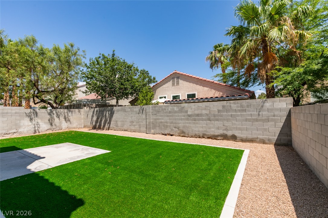 10004 Long Cattle Avenue