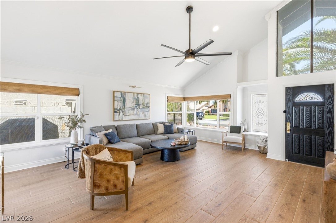 6562 Barbary Circle